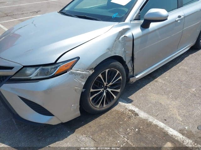 2018 TOYOTA CAMRY SE 6