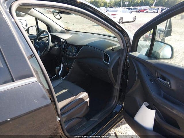 2019 CHEVROLET TRAX LT 5