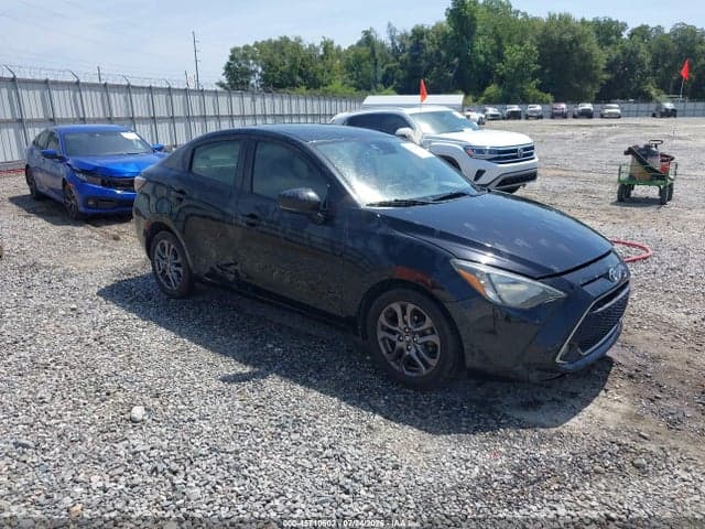 2020 TOYOTA YARIS LE 1