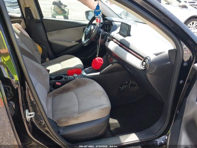 2020 TOYOTA YARIS LE 5