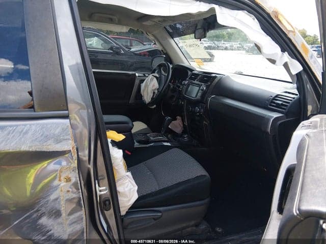 2018 TOYOTA 4RUNNER SR5 5