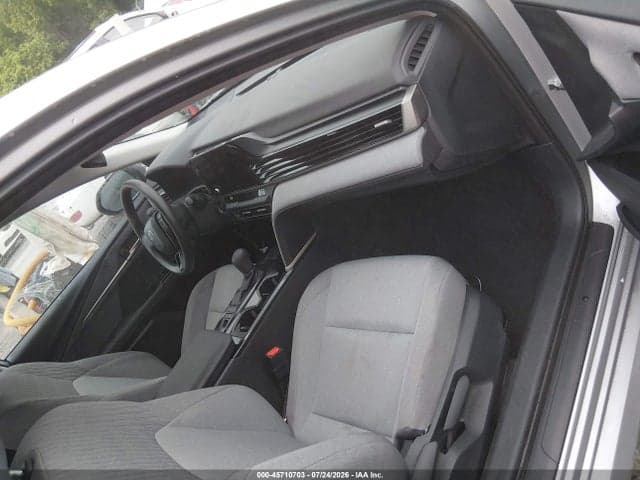 2025 TOYOTA CAMRY LE 5