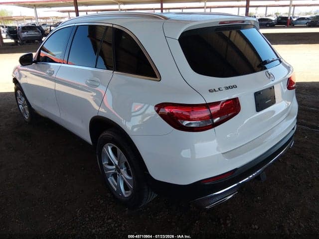 2018 MERCEDES-BENZ GLC 300 4MATIC 3