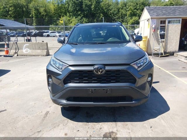 2019 TOYOTA RAV4 XLE 12