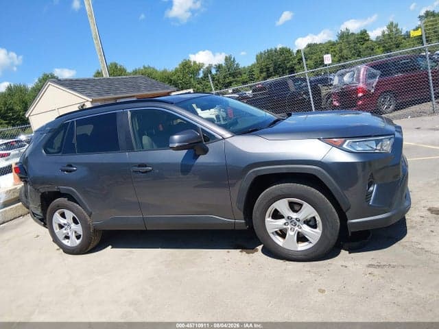 2019 TOYOTA RAV4 XLE 13