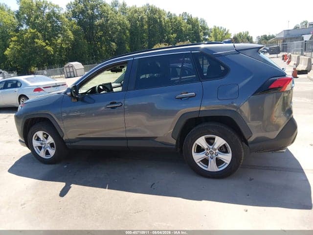 2019 TOYOTA RAV4 XLE 14