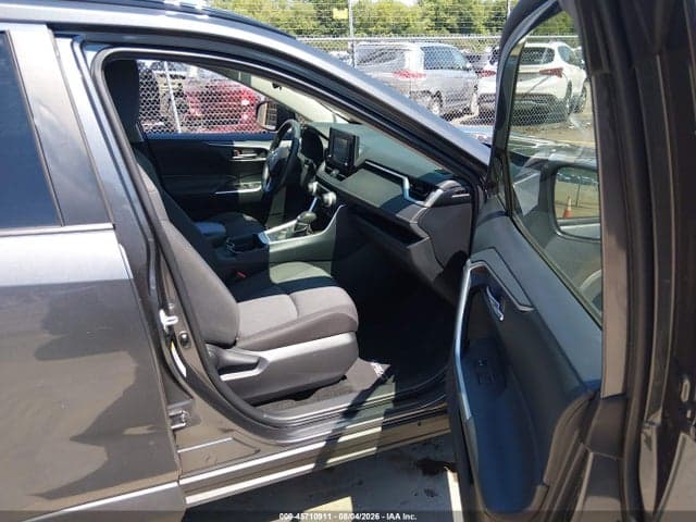 2019 TOYOTA RAV4 XLE 5