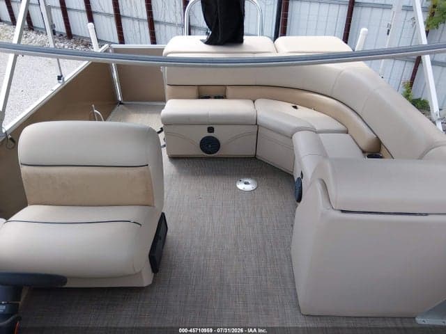 2020 BENTLEY PONTOON 8
