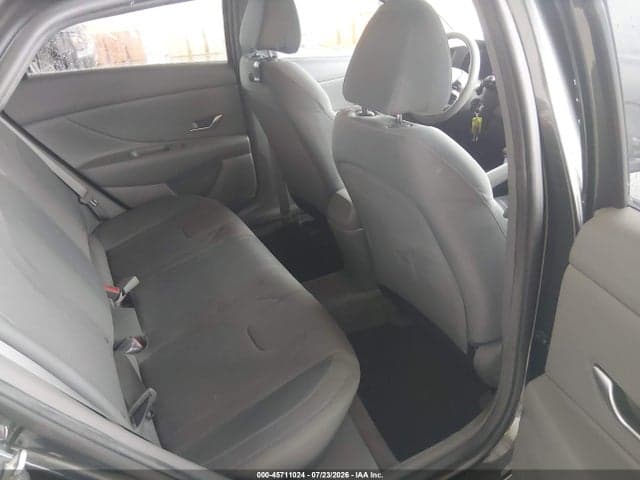 2021 HYUNDAI ELANTRA SE 8