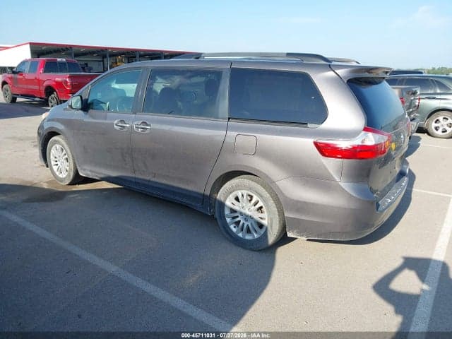 2017 TOYOTA SIENNA XLE 8 PASSENGER 3