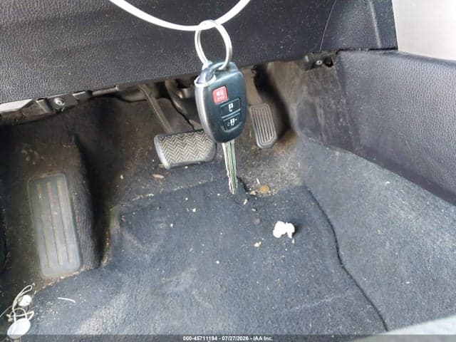 2017 TOYOTA RAV4 XLE 11