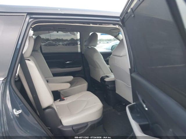 2024 TOYOTA GRAND HIGHLANDER XLE 8