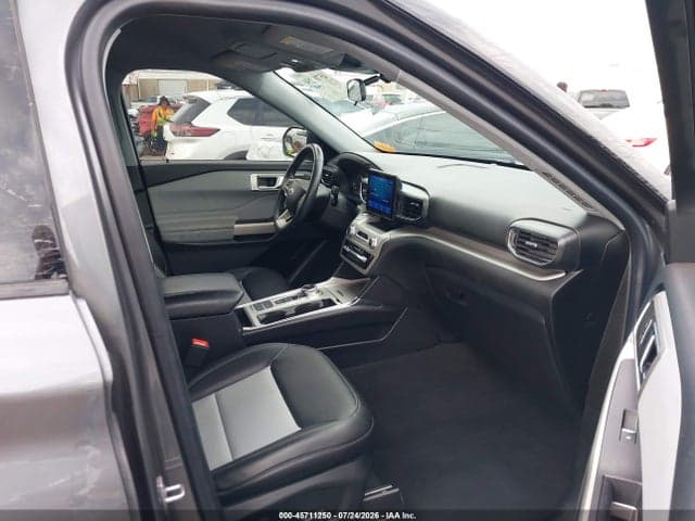 2022 FORD EXPLORER XLT 5