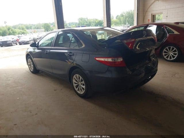 2017 TOYOTA CAMRY LE 3