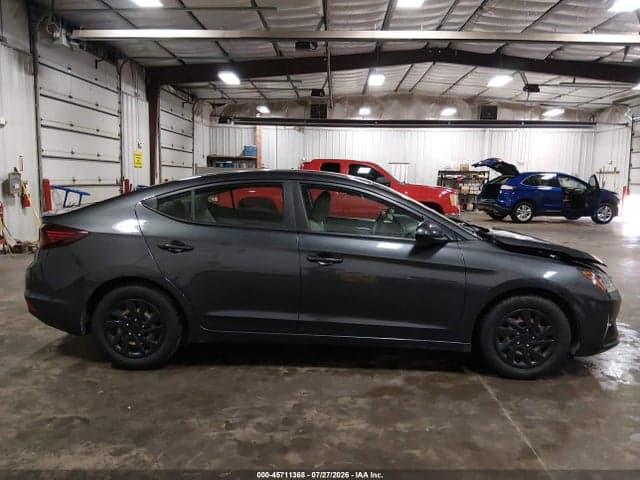 2020 HYUNDAI ELANTRA SE 13