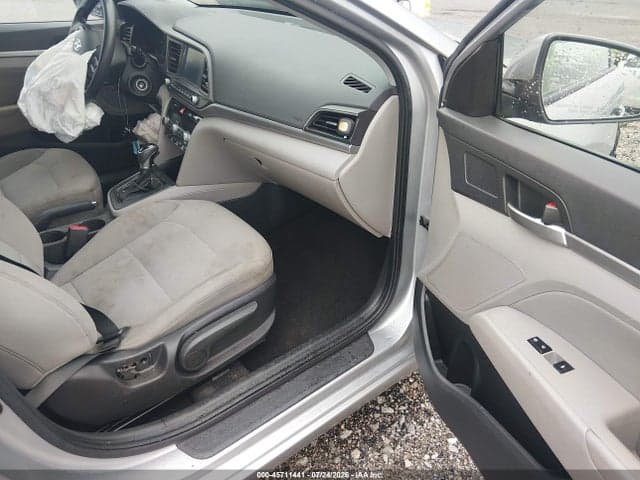 2020 HYUNDAI ELANTRA SEL 5
