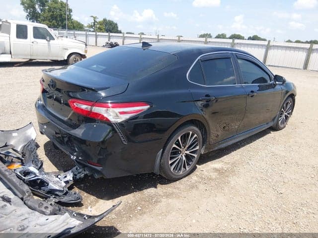 2020 TOYOTA CAMRY SE 4