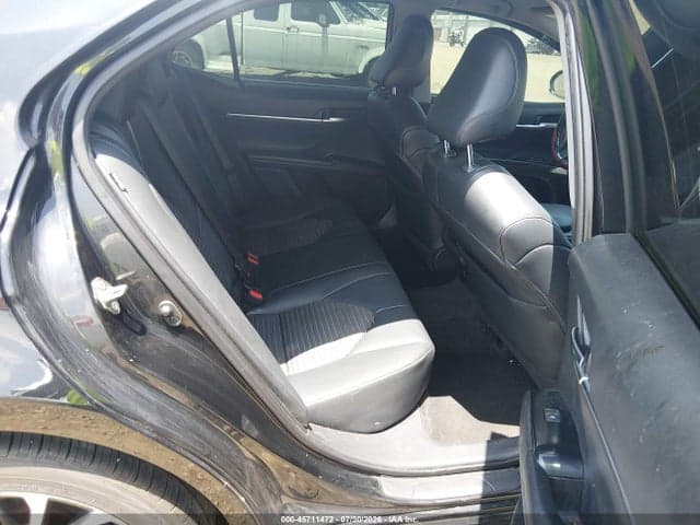 2020 TOYOTA CAMRY SE 8