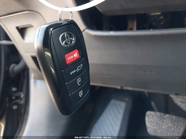 2025 TOYOTA GRAND HIGHLANDER XLE 11