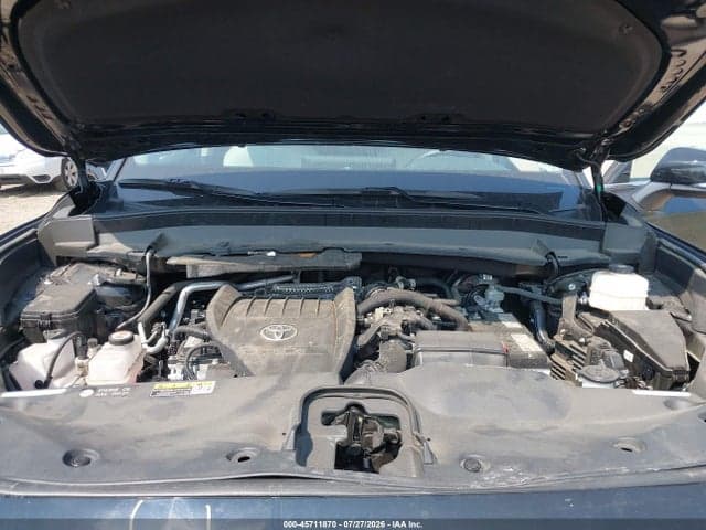 2025 TOYOTA GRAND HIGHLANDER XLE 10
