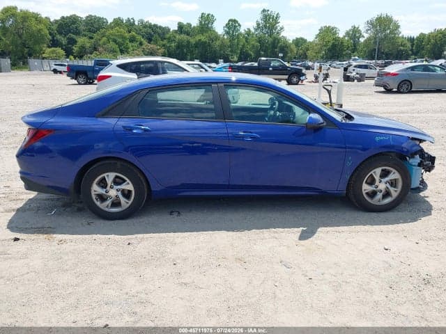 2022 HYUNDAI ELANTRA SE 13