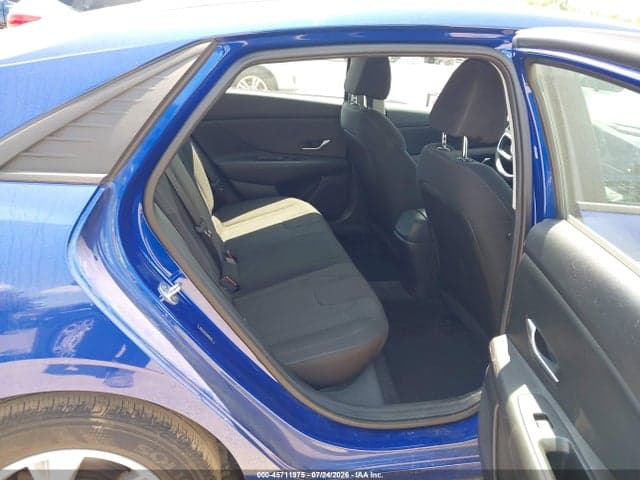 2022 HYUNDAI ELANTRA SE 8