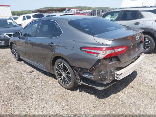 2018 TOYOTA CAMRY SE 3