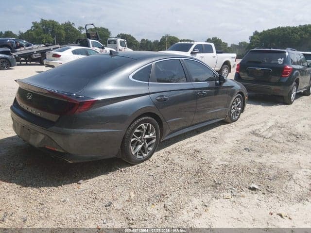2022 HYUNDAI SONATA SEL 4
