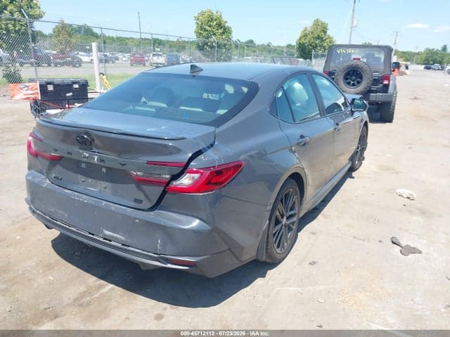 2025 TOYOTA CAMRY SE 4