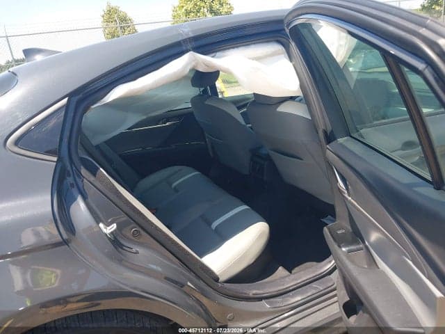 2025 TOYOTA CAMRY SE 8