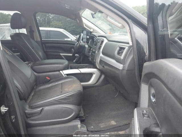 2017 NISSAN TITAN XD PRO-4X GAS 5