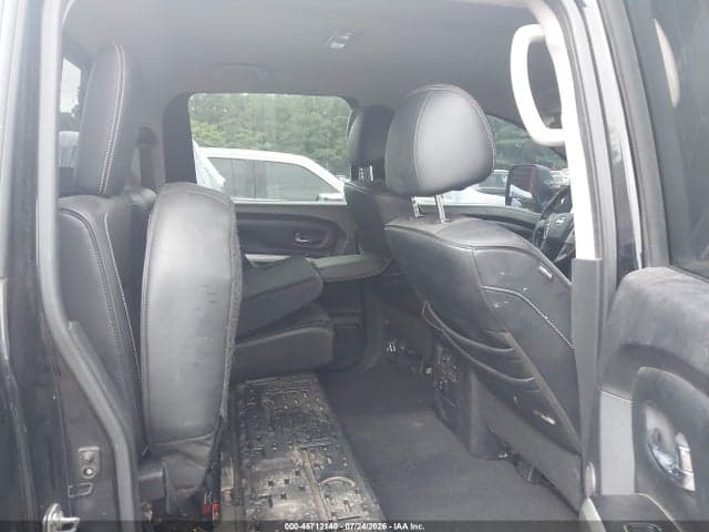 2017 NISSAN TITAN XD PRO-4X GAS 8