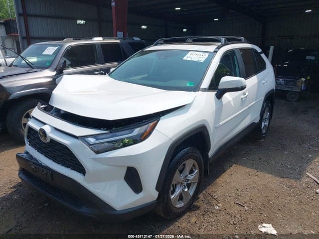 2025 TOYOTA RAV4 XLE 2