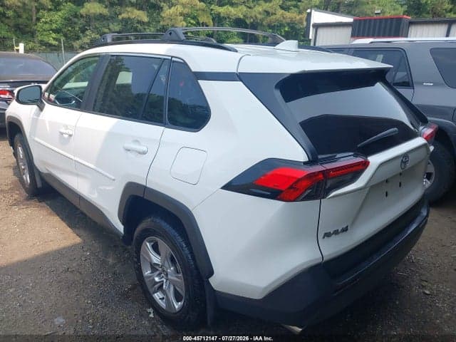 2025 TOYOTA RAV4 XLE 3