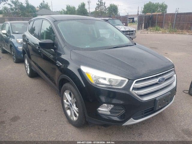 2017 FORD ESCAPE SE 1