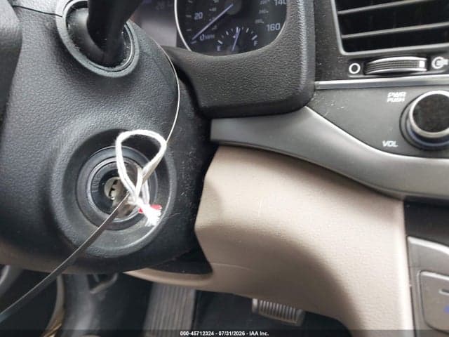 2017 HYUNDAI ELANTRA SE 11