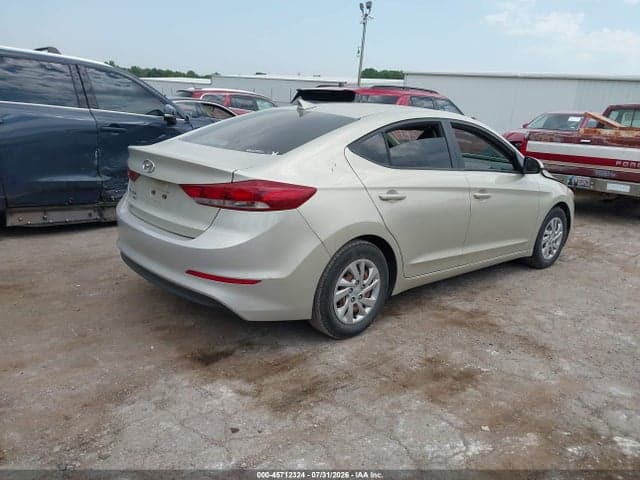 2017 HYUNDAI ELANTRA SE 4