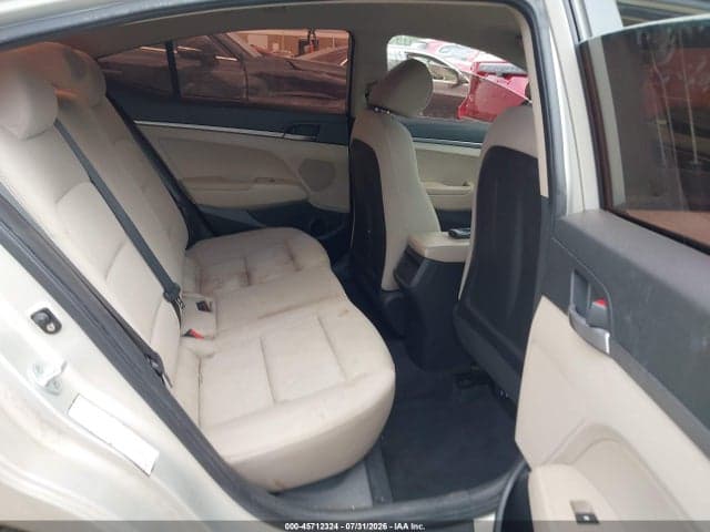 2017 HYUNDAI ELANTRA SE 8