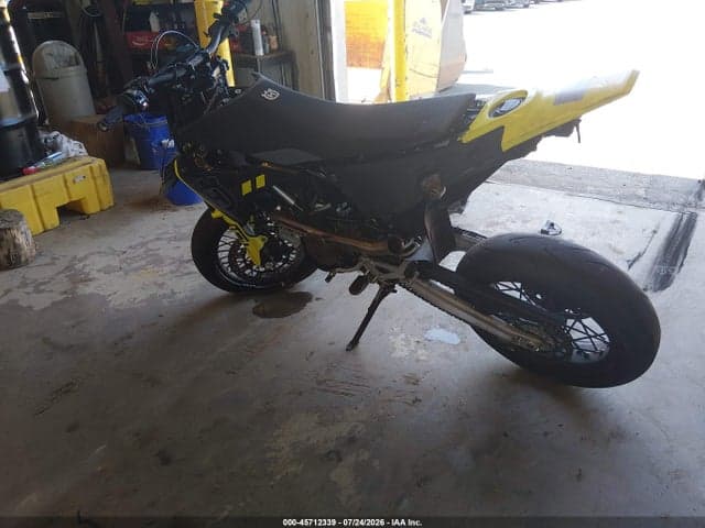 2023 HUSQVARNA SUPERMOTO 701 3