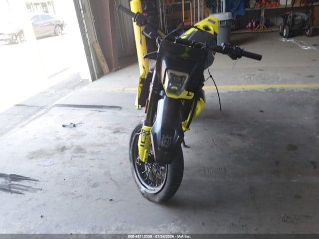 2023 HUSQVARNA SUPERMOTO 701 5
