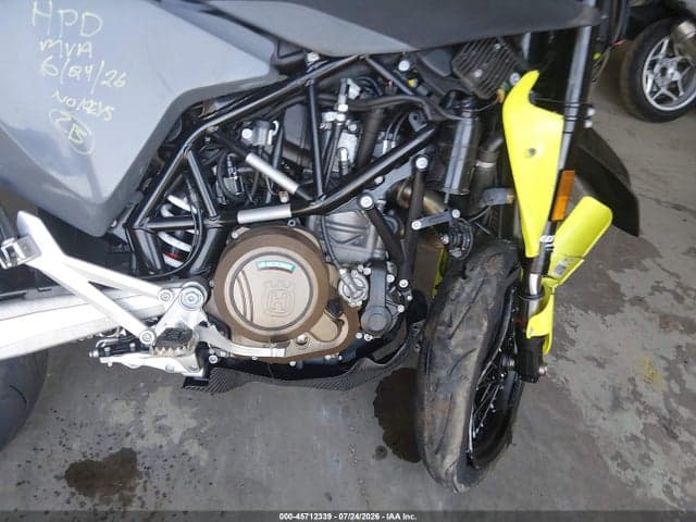 2023 HUSQVARNA SUPERMOTO 701 8