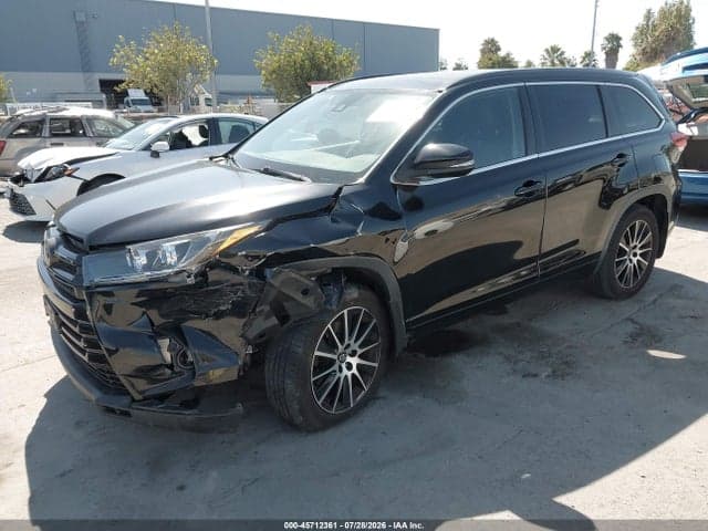 2017 TOYOTA HIGHLANDER SE 2