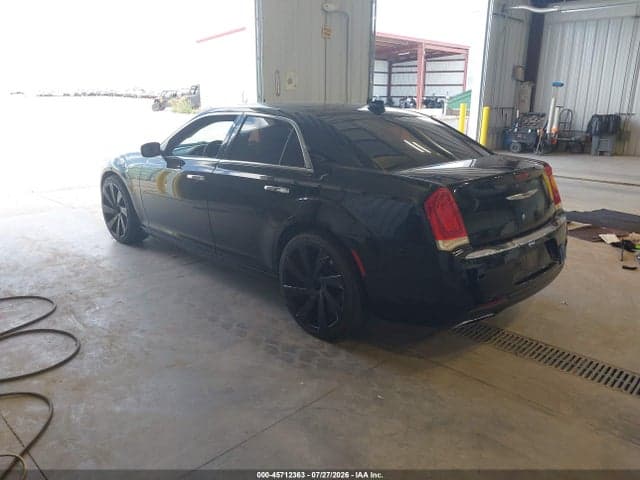 2017 CHRYSLER 300C 3