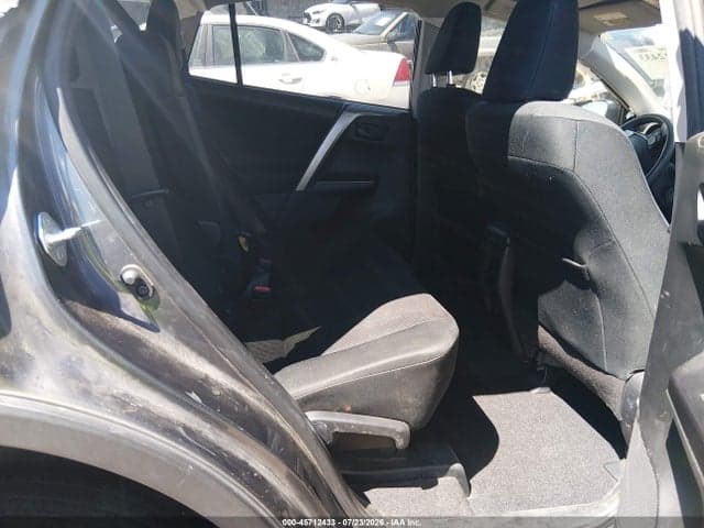 2017 TOYOTA RAV4 LE 8