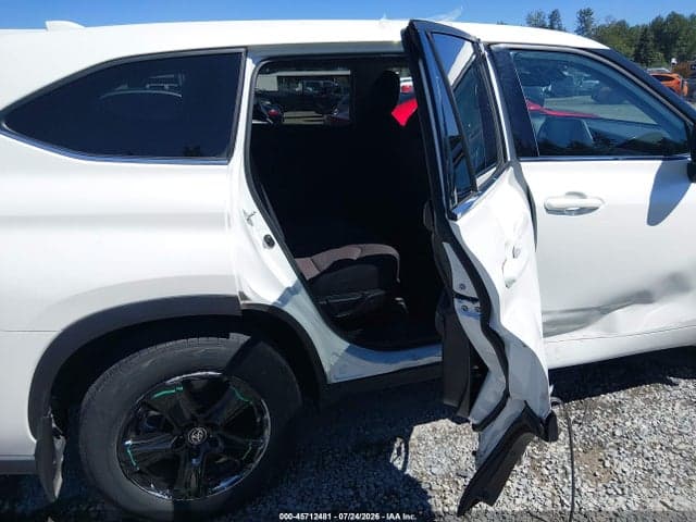 2020 TOYOTA HIGHLANDER L 8