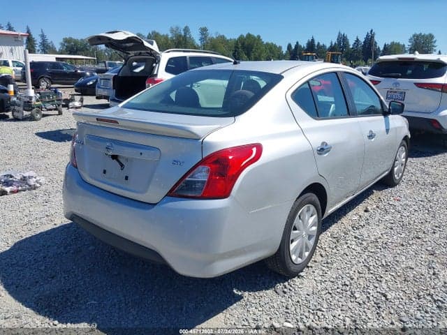 2018 NISSAN VERSA 1.6 SV 4