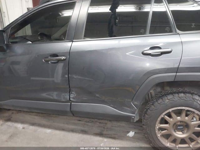 2020 TOYOTA RAV4 LE 6