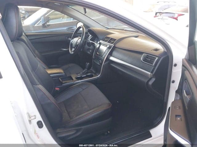 2017 TOYOTA CAMRY SE 5
