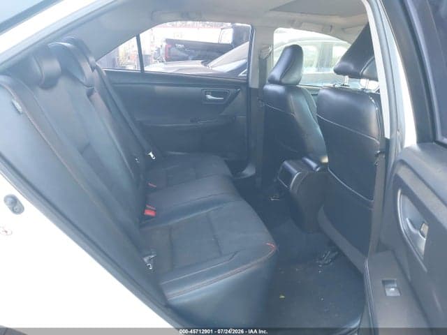 2017 TOYOTA CAMRY SE 8