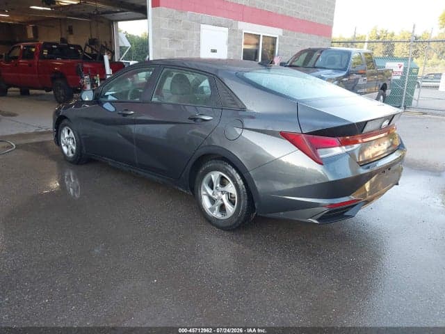 2021 HYUNDAI ELANTRA SE 3